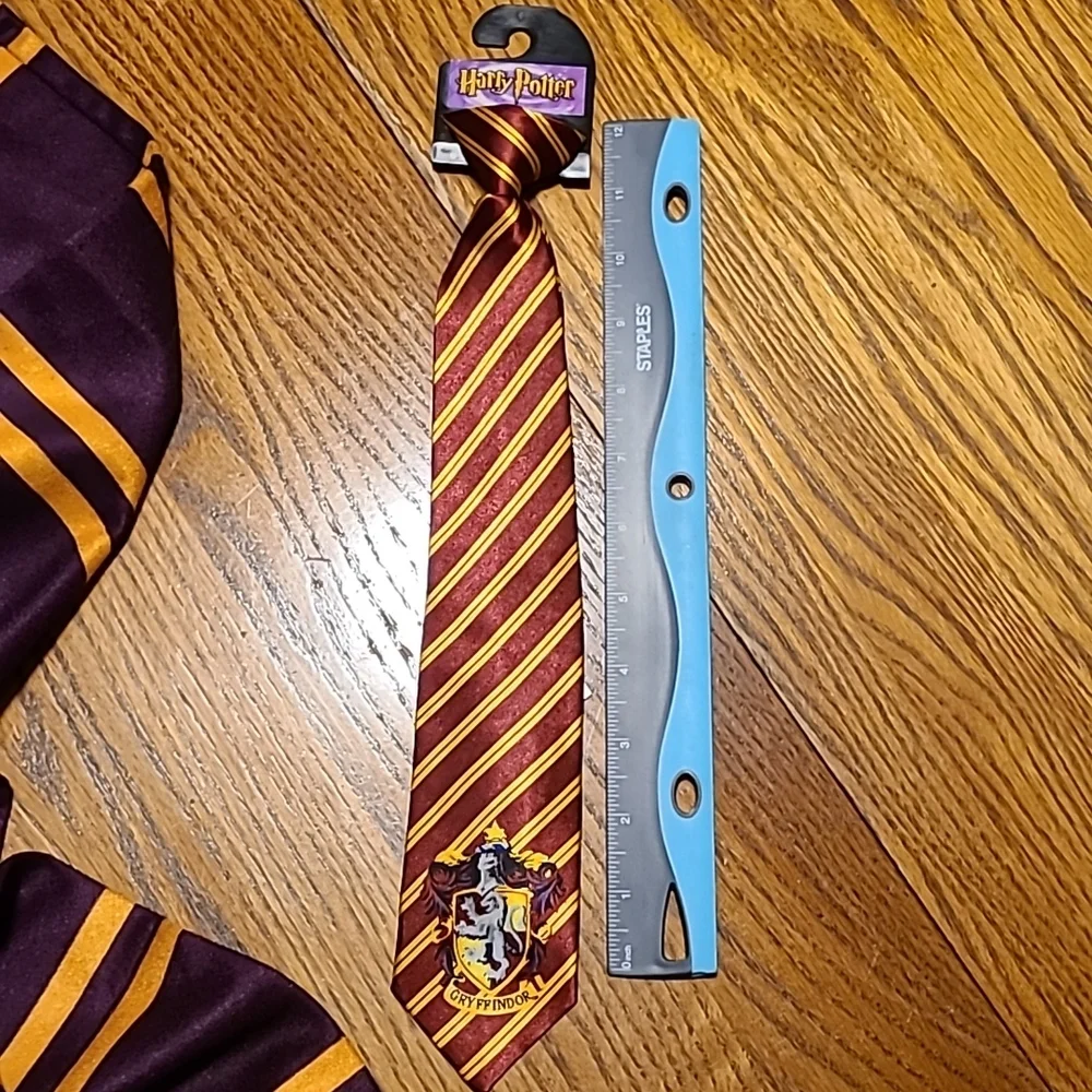 NWT Harry Potter Griffindor Tie and Bonus Scarf
